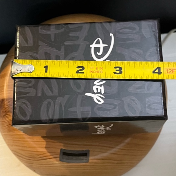 Mickey Mouse Disney Watch - Picture 6 of 6